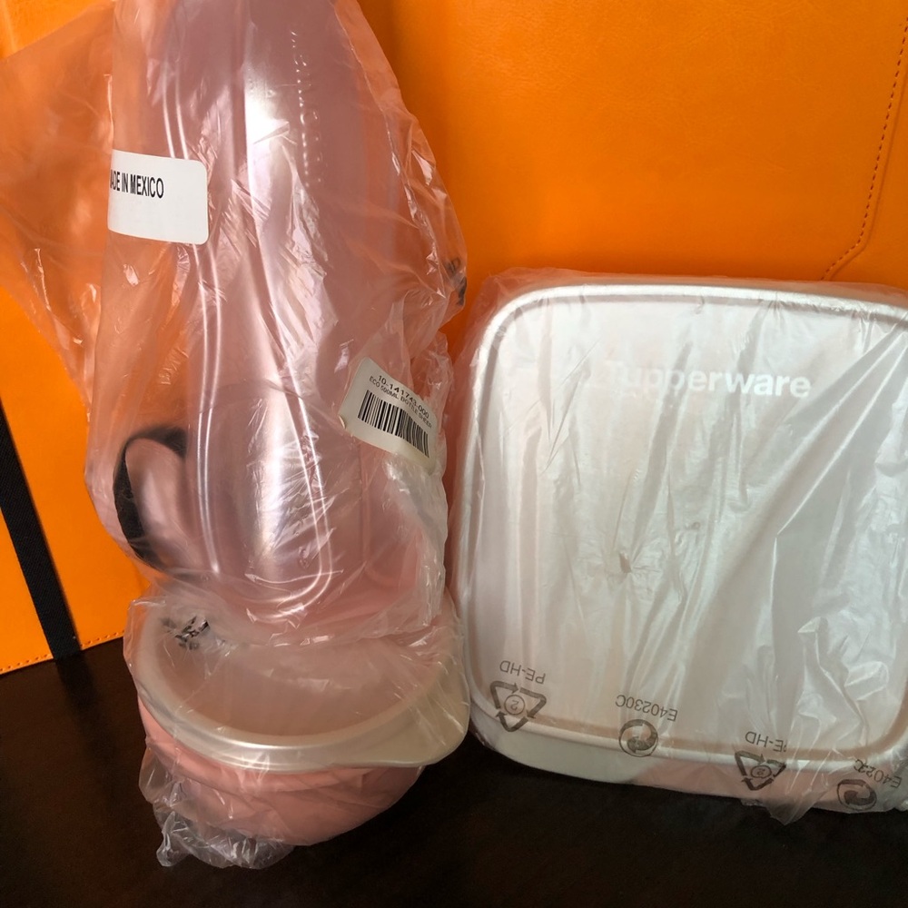 Tupperware 3 piece lunch set. New. - Picture 3 of 4